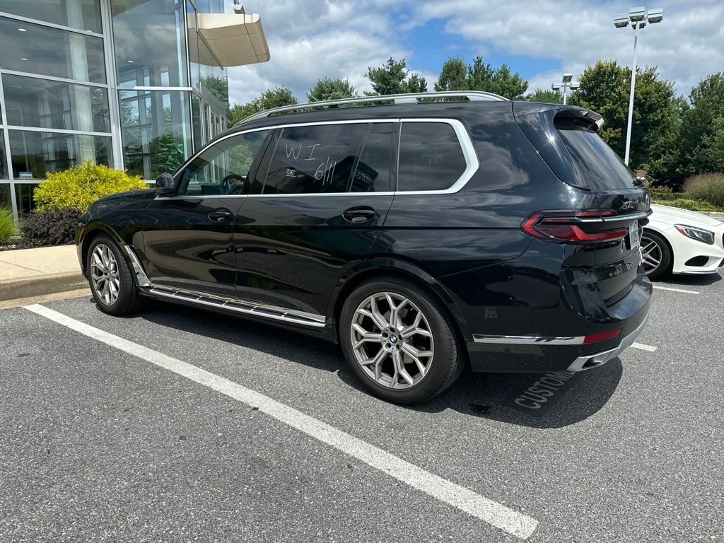 Used 2025 Black BMW xDrive40i image 3