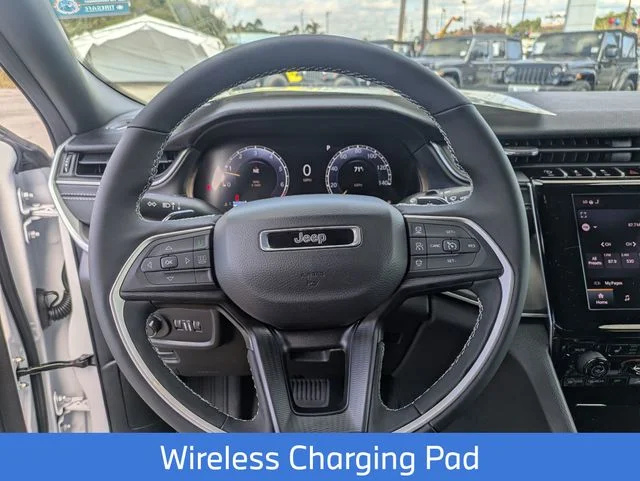 New 2025 White Jeep Laredo image 14