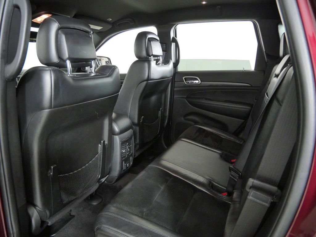 Used 2017 Red Jeep Altitude image 28