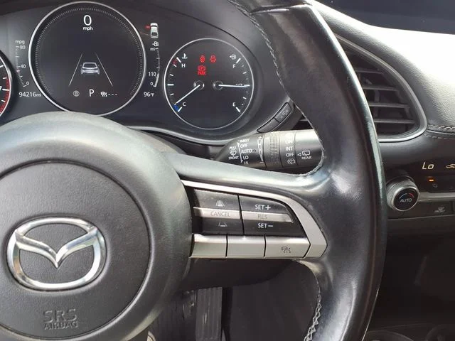 Used 2022 White Mazda Select image 14