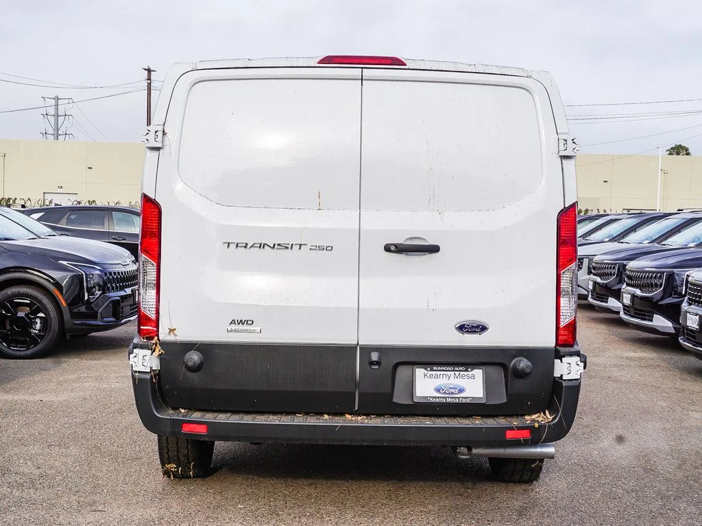 New 2025 White Ford Base image 5