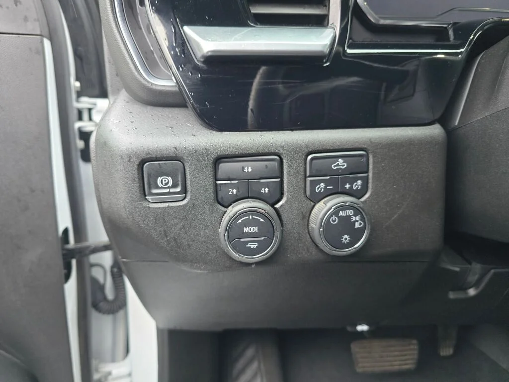 Used 2024 Summit White Chevrolet LT image 20
