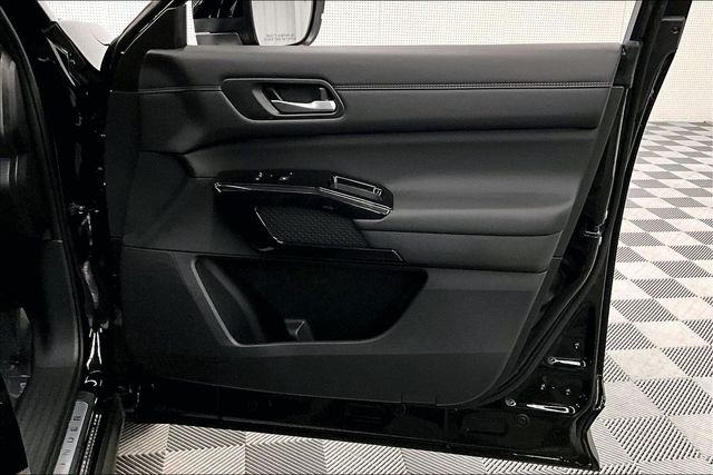 New 2026 Super Black Nissan Platinum image 37