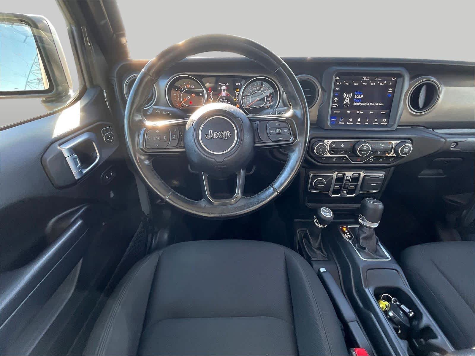 2021 Jeep Gladiator Willys - Photo 11
