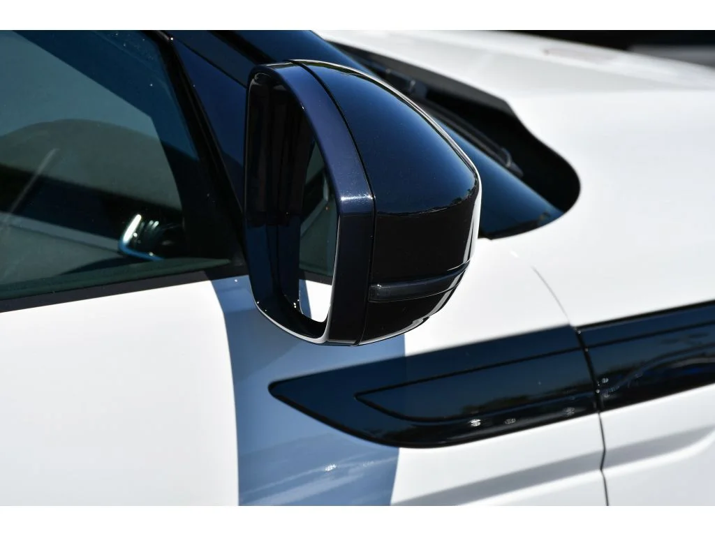 Used 2023 Fuji White Land Rover S image 29