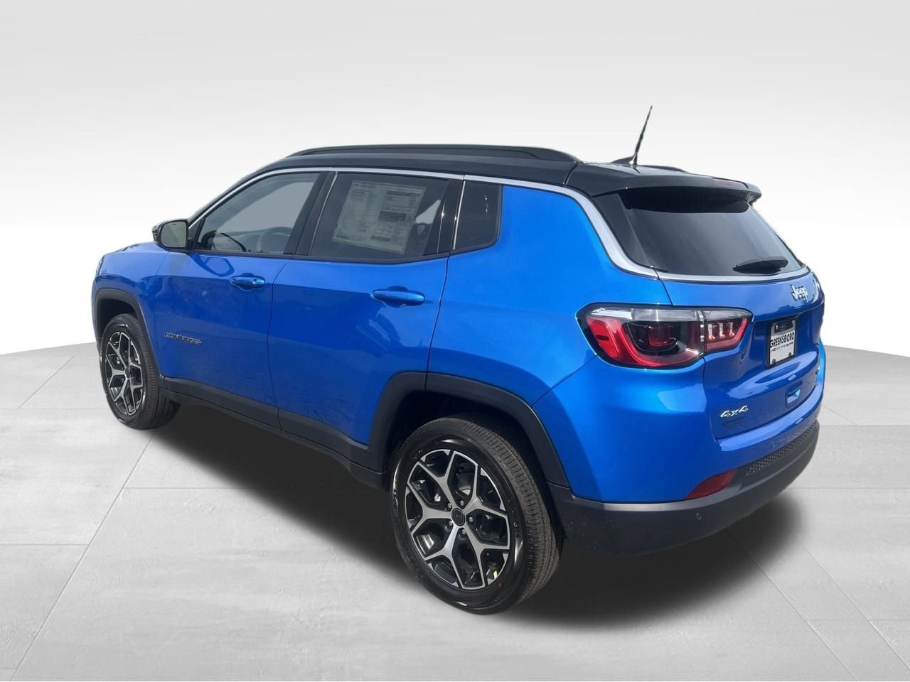 New 2026 Hydro Blue Pearl-Coat Exterior Paint Jeep Limited image 3