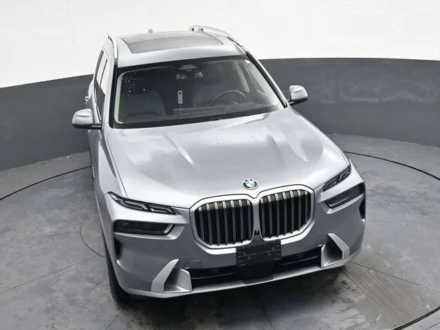 Used 2024 Gray BMW xDrive40i image 31