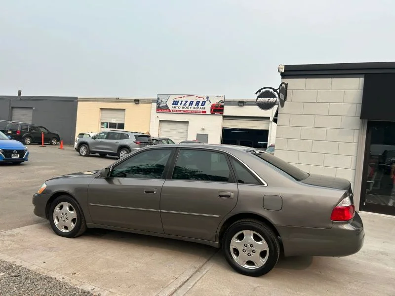 Used 2004 Gray Toyota XLS Sedan 4D image 6