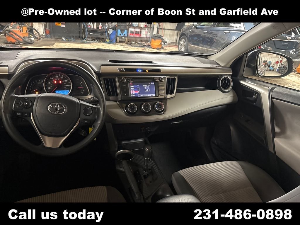Used 2014 Gray Toyota LE image 18