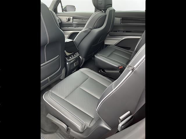 2026 Cadillac VISTIQ Platinum, photo 9 of 12