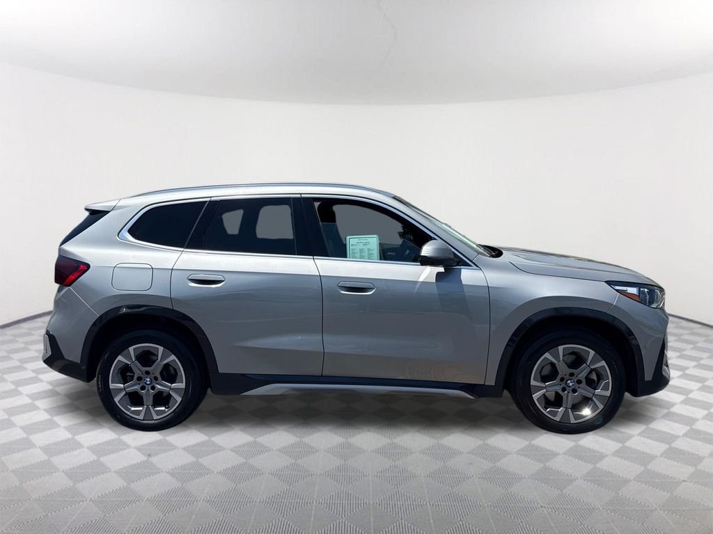 Used 2026 Space Silver Metallic BMW xDrive28i image 3
