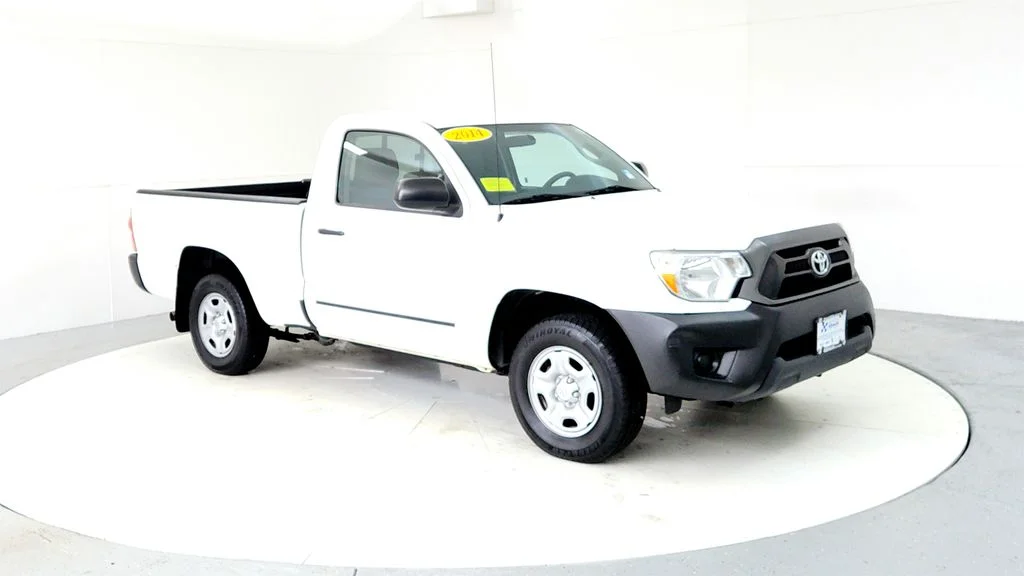 Used 2014 White Toyota Base image 7