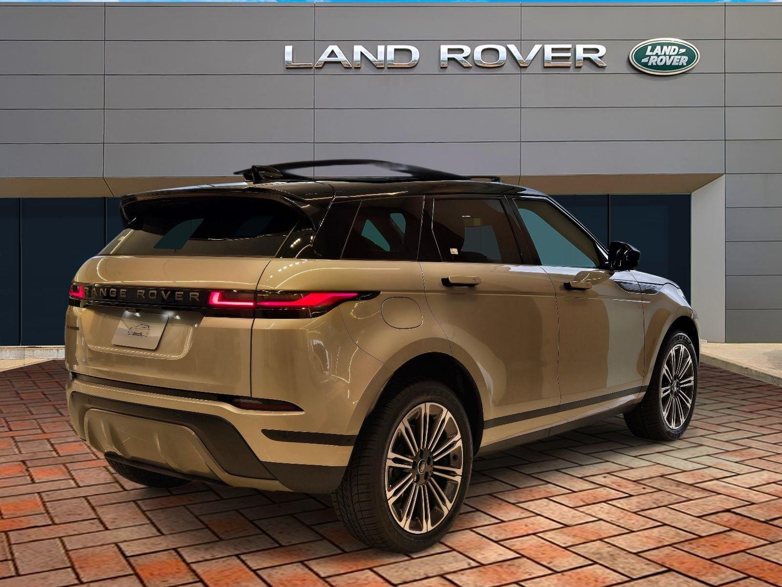 New 2026 Seoul Pearl Silver Land Rover Core S image 6