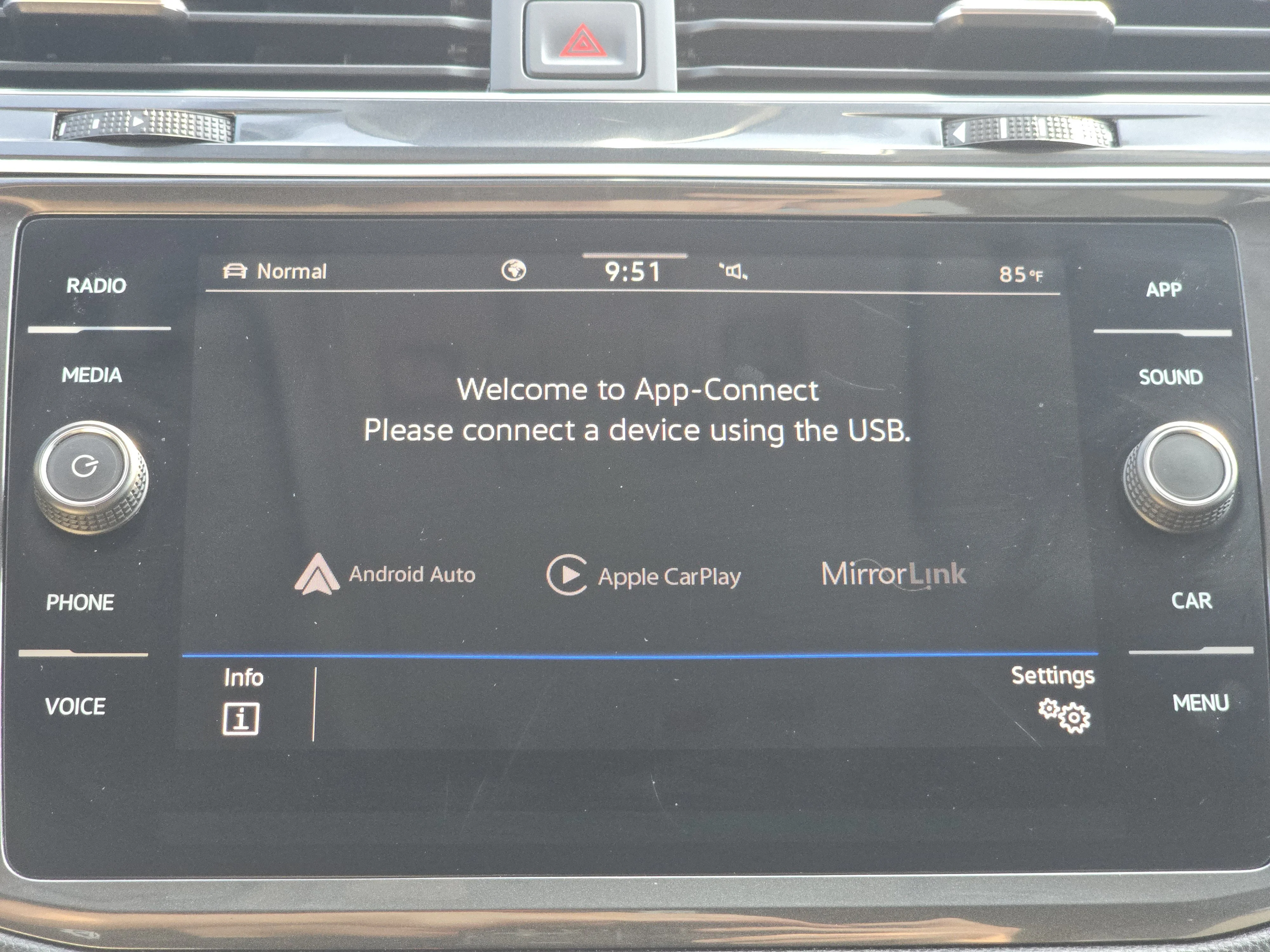 Certified Used 2023 Platinum Gray Metallic Volkswagen SE image 9