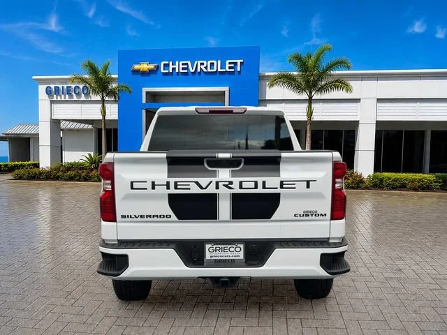 New 2026 Summit White Chevrolet Custom image 4