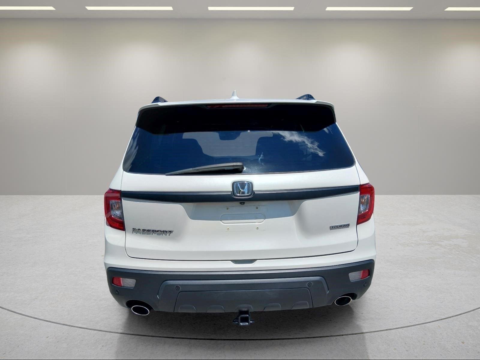 Used 2019 White Diamond Pearl Honda Touring image 4