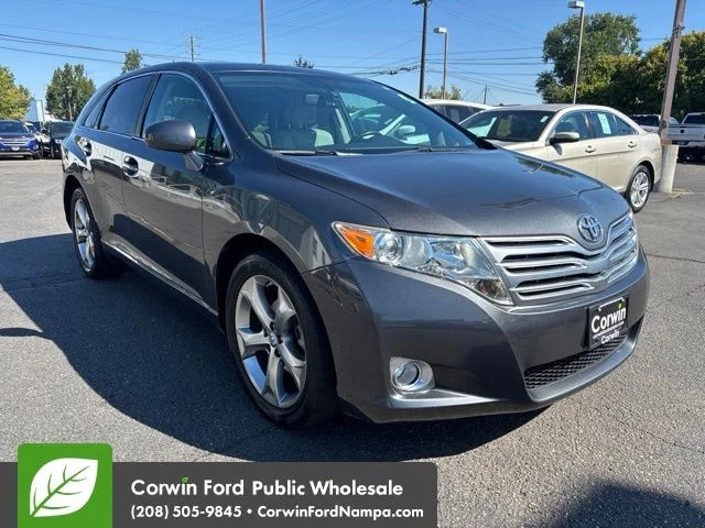 Used 2010 Magnetic Gray Metallic Toyota  image 3