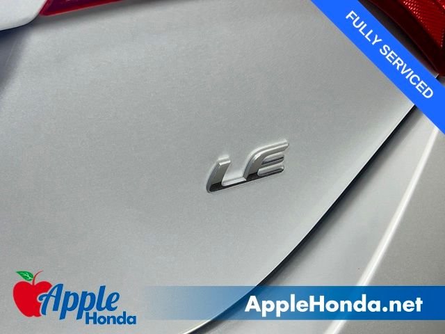 Used 2014 Classic Silver Metallic Toyota LE image 8