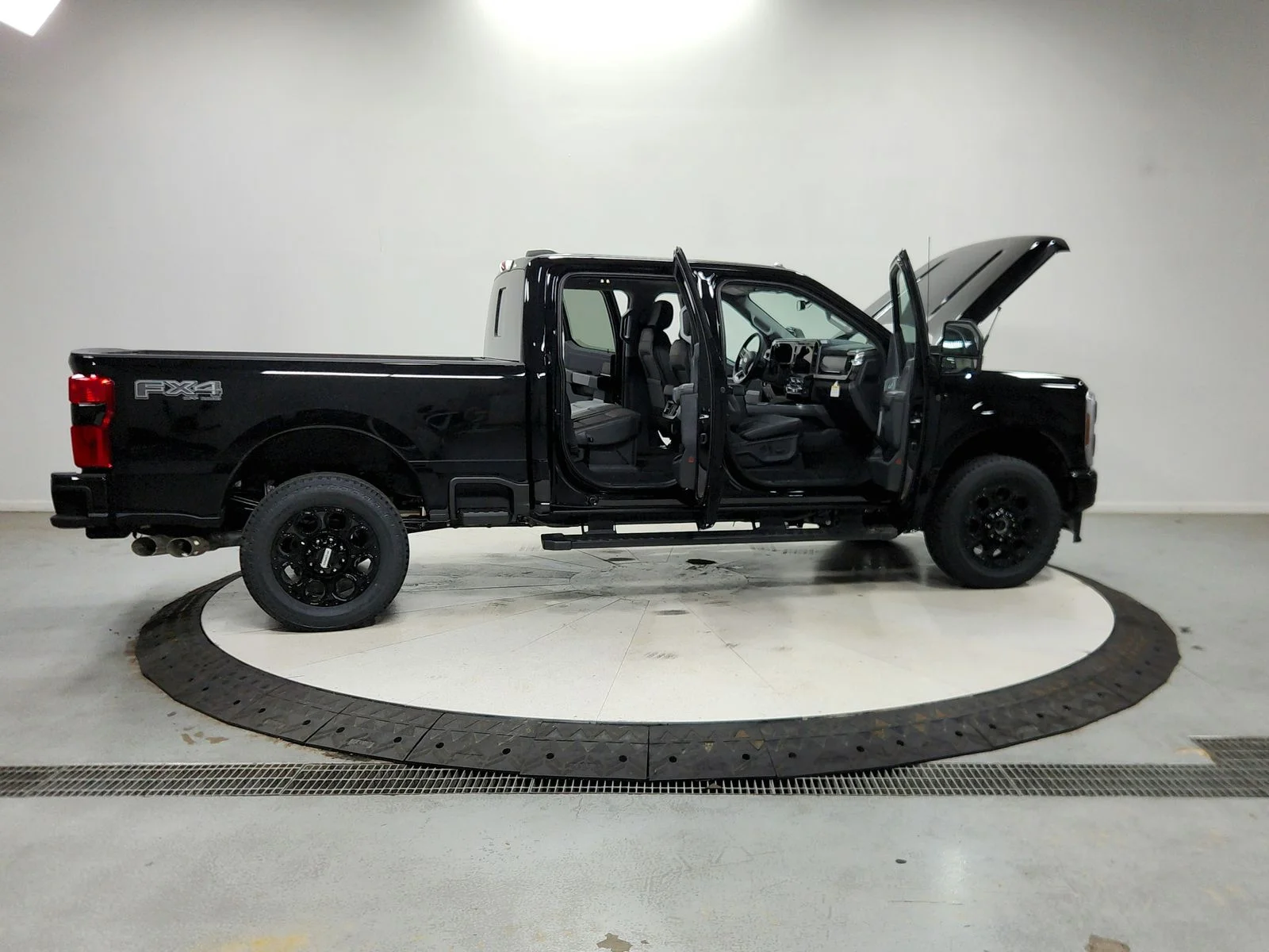 New 2026 Agate Black Metallic Ford F-250® Lariat® image 17