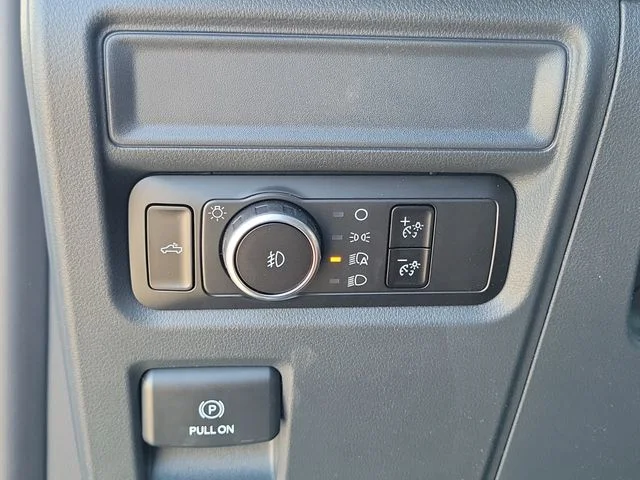 New 2026 Oxford White Ford XLT image 32