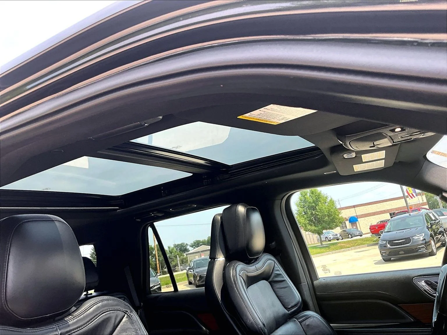Used 2020 Black Lincoln Reserve image 22