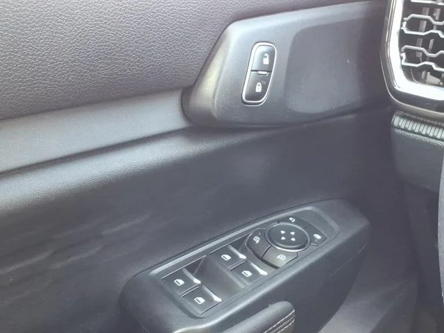 Used 2025 White Ford XLT image 25
