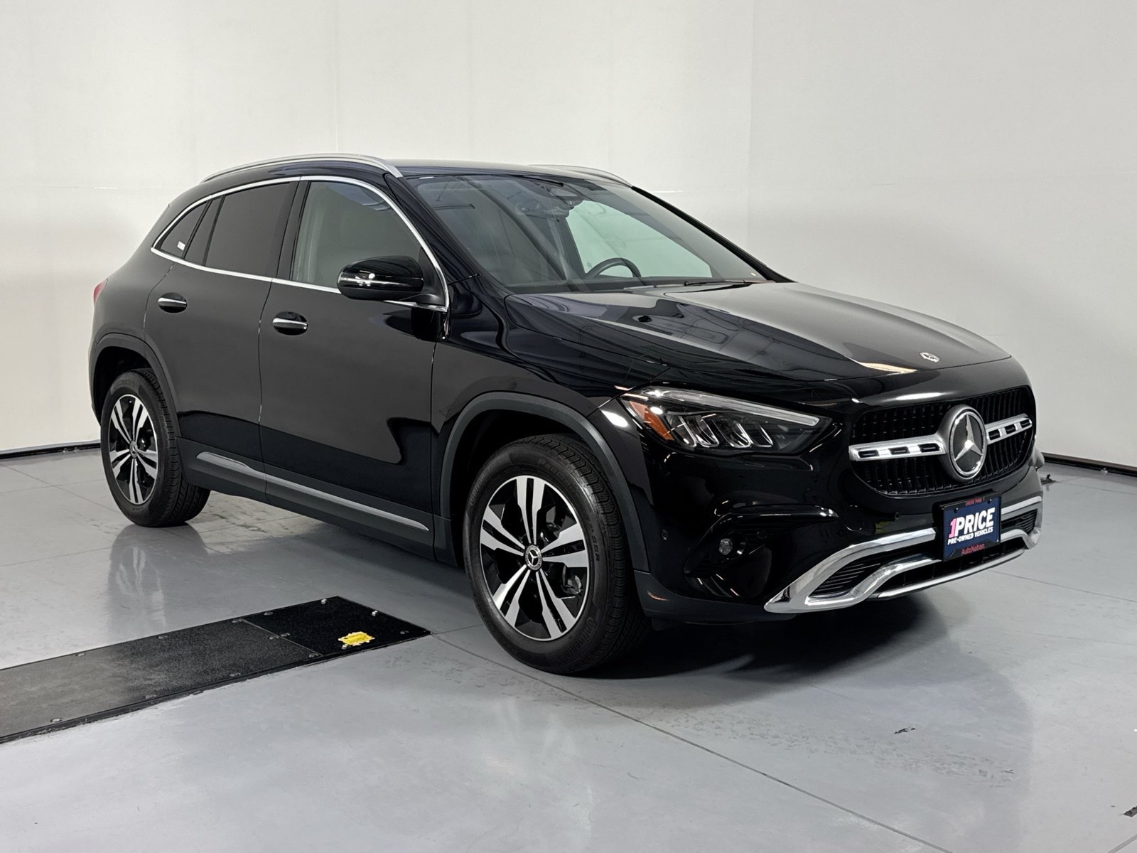 Certified Used 2025 Night Black Mercedes-Benz GLA 250 image 3
