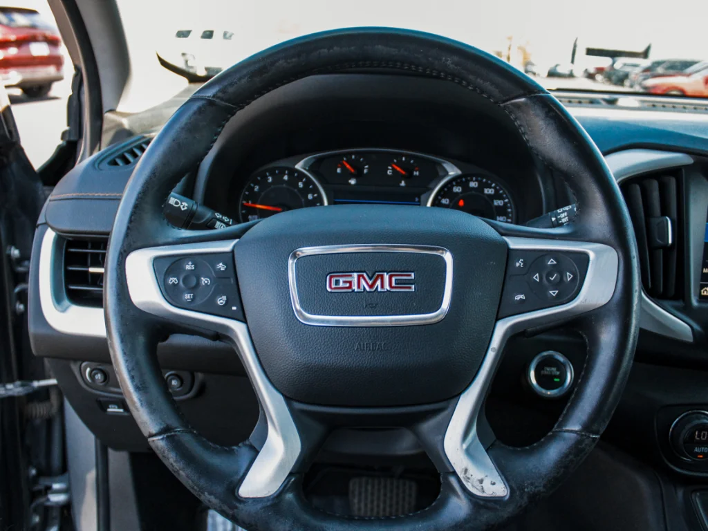 Used 2020 Satin Steel Metallic GMC SLT image 14