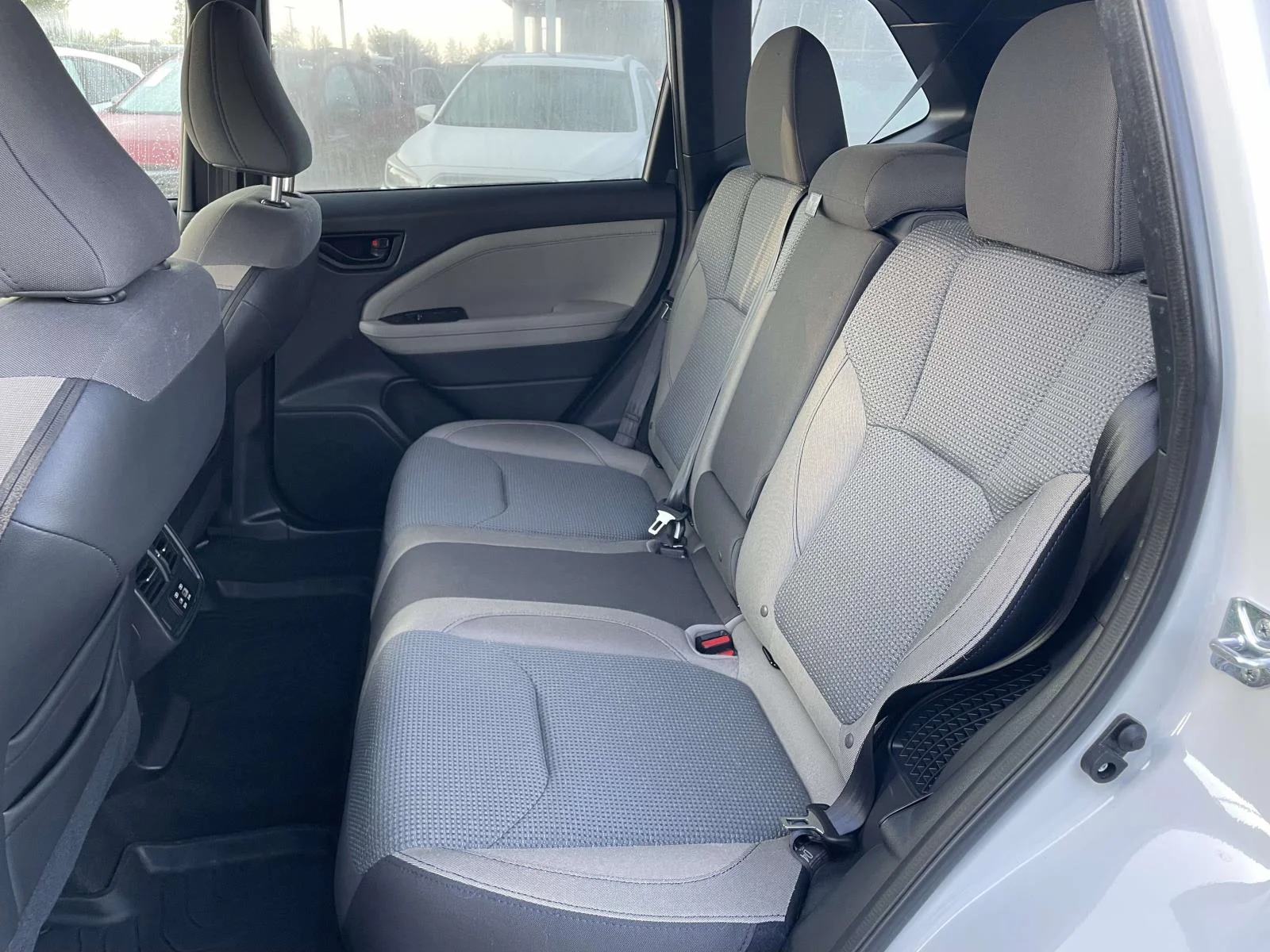 Used 2025 Crystal White Pearl Subaru Premium Hybrid image 3