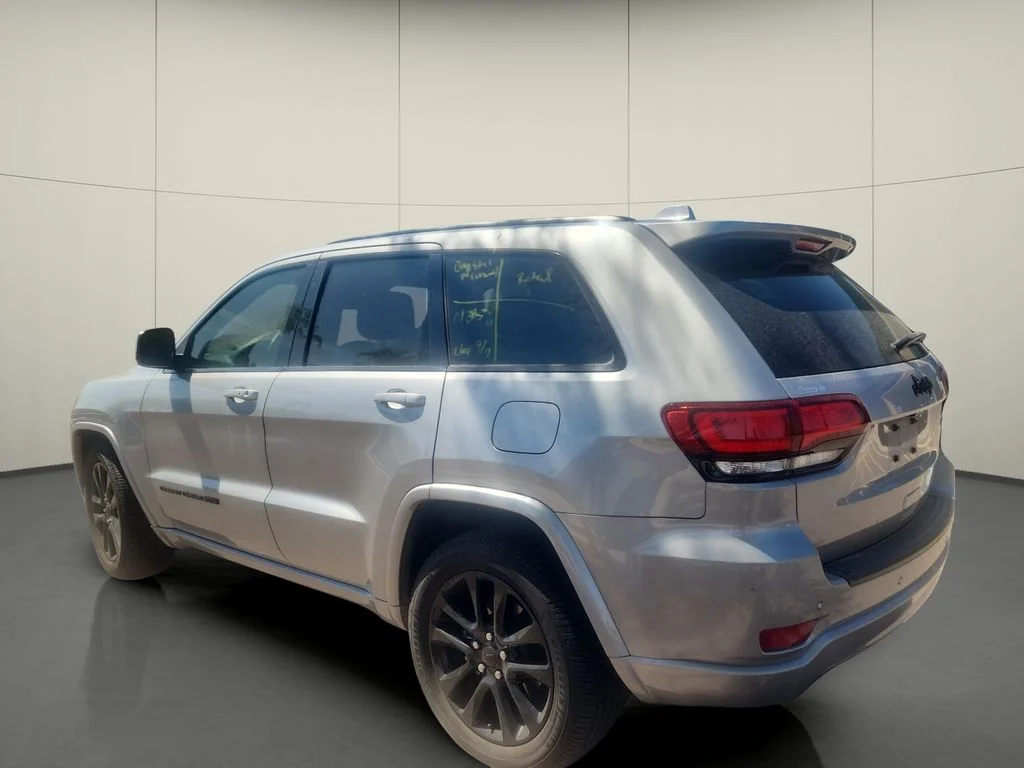 Used 2021 Silver Jeep Laredo X image 5
