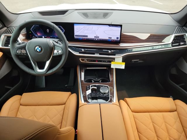 New 2026 White BMW xDrive40i image 13