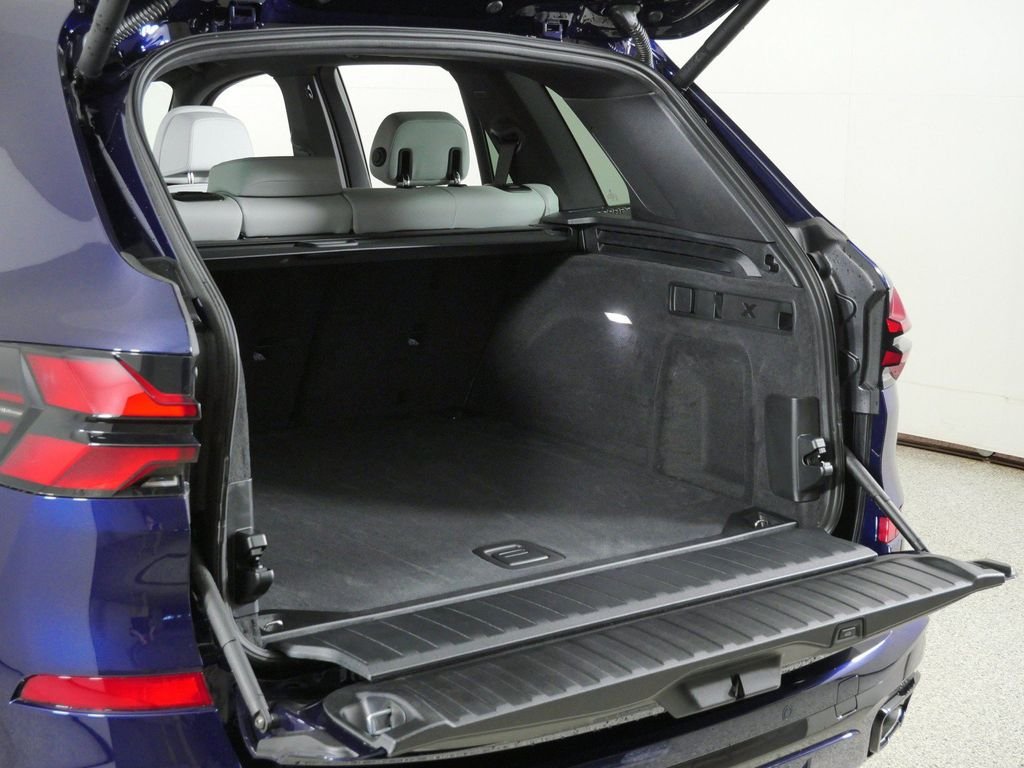 New 2026 Tanzanite Blue II Metallic BMW xDrive40i image 29