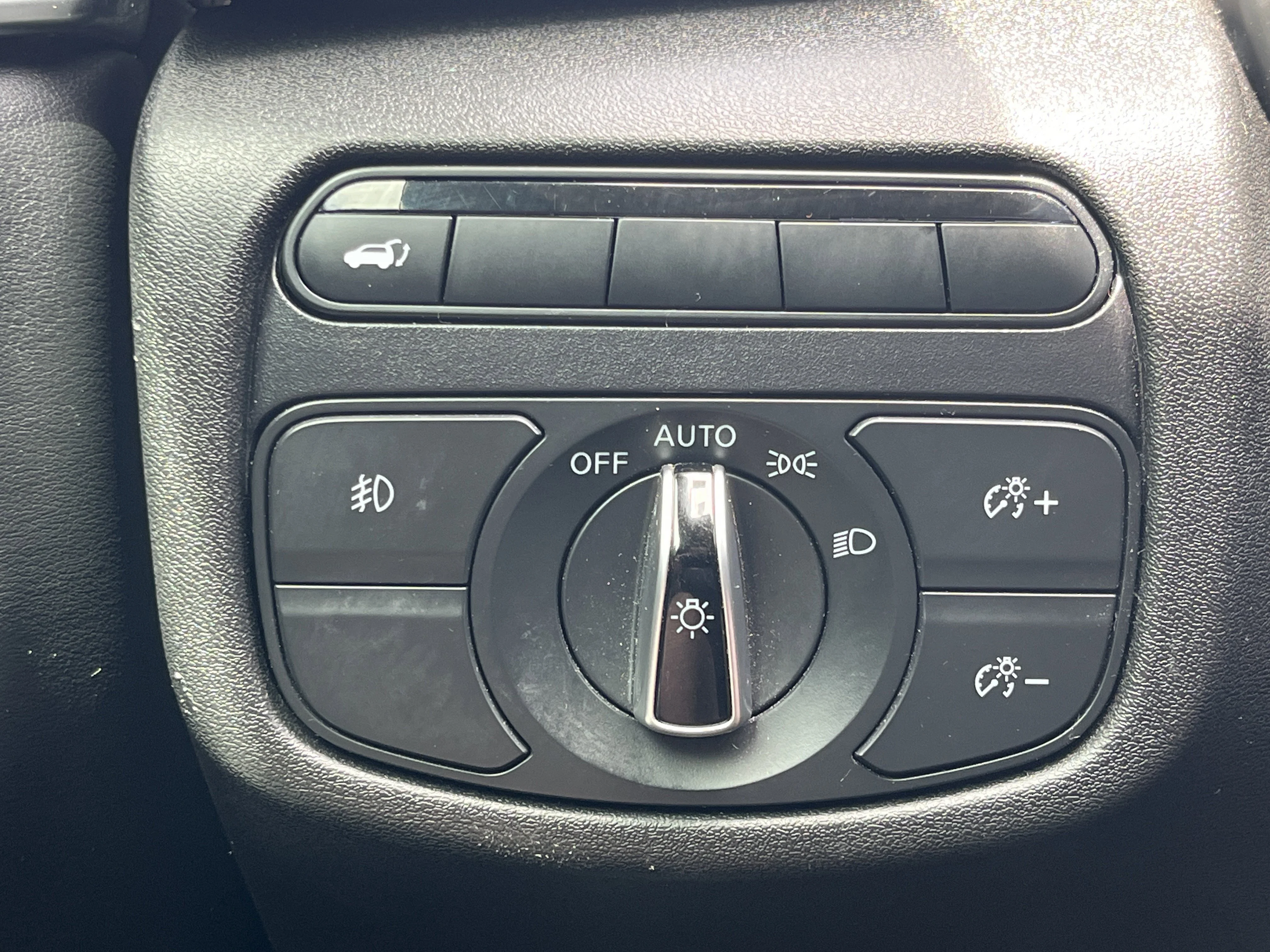 Used 2019 Graphite Shadow INFINITI LUXE image 16