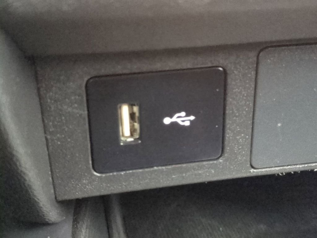 Used 2024  Mitsubishi 2.0 ES image 25