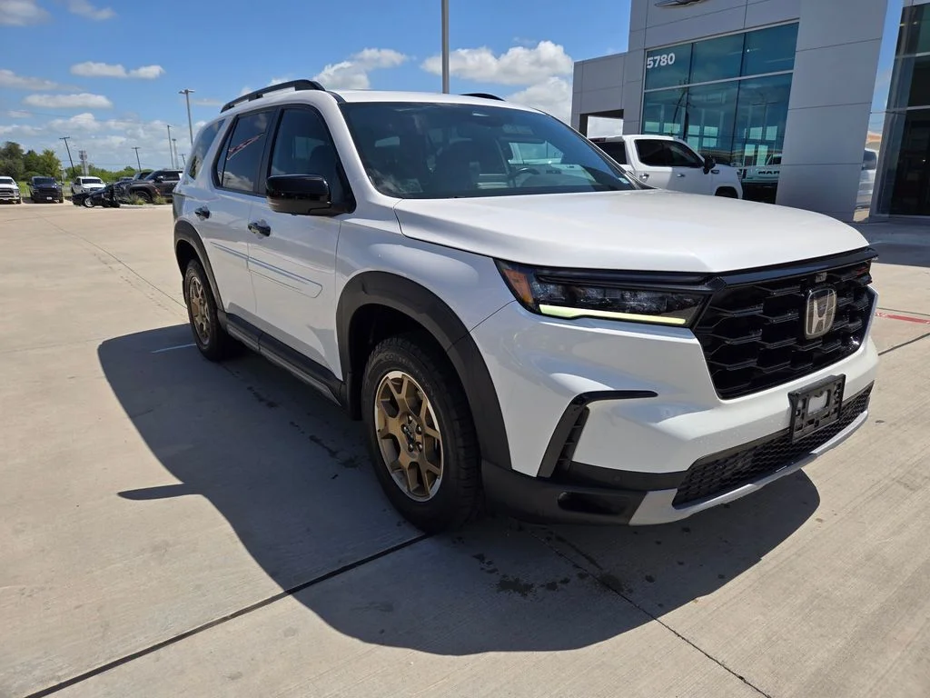 2024 Honda Pilot TrailSport AWD's photo
