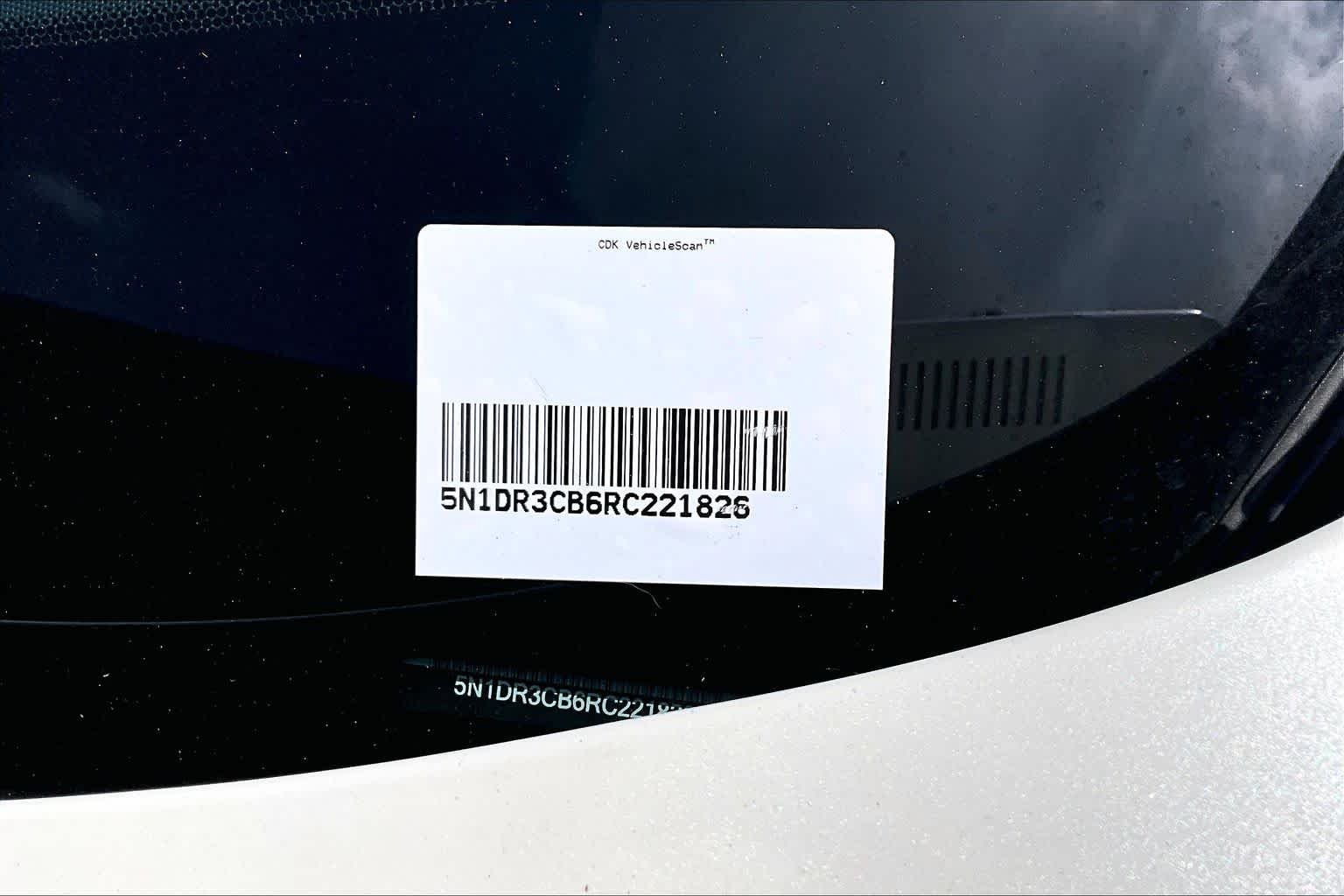 Used 2024 Pearl White Tricoat Nissan SL image 32