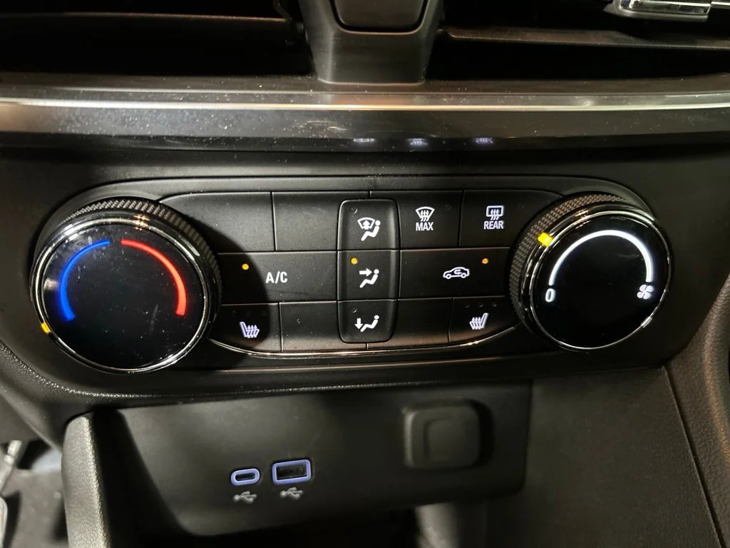Used 2024 Red Buick Preferred image 20