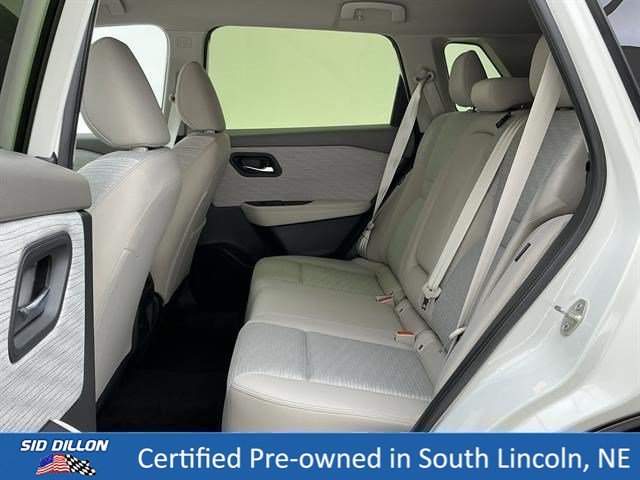 Used 2023 Pearl White Tricoat Nissan SV image 19