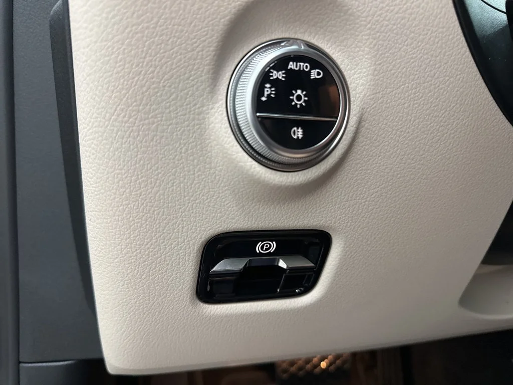 Used 2026 Gray Mercedes-Benz C 300 image 17