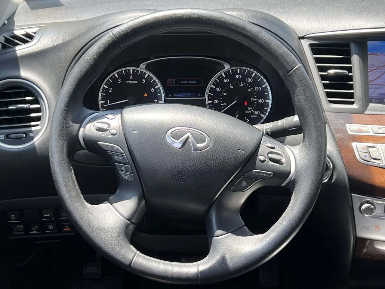 Used 2014 Midnight Garnet INFINITI Base image 21