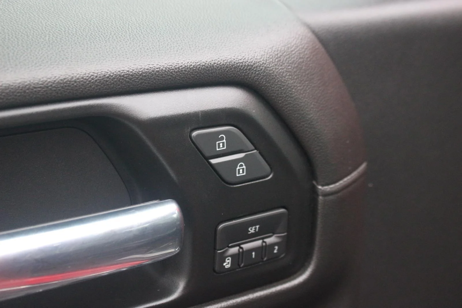 Used 2019 CARDINAL RED GMC SLT image 16