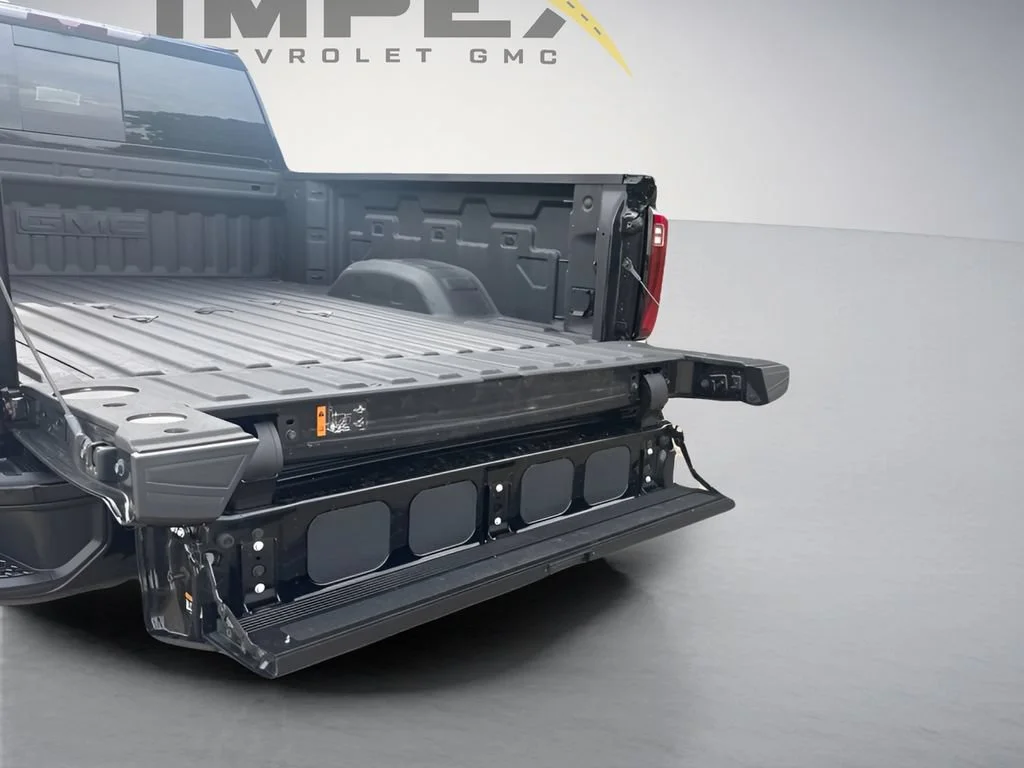 Used 2025 Onyx Black GMC Denali image 34