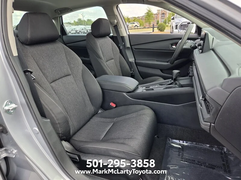 Used 2025 Solar Silver Metallic Honda SE CVT image 15