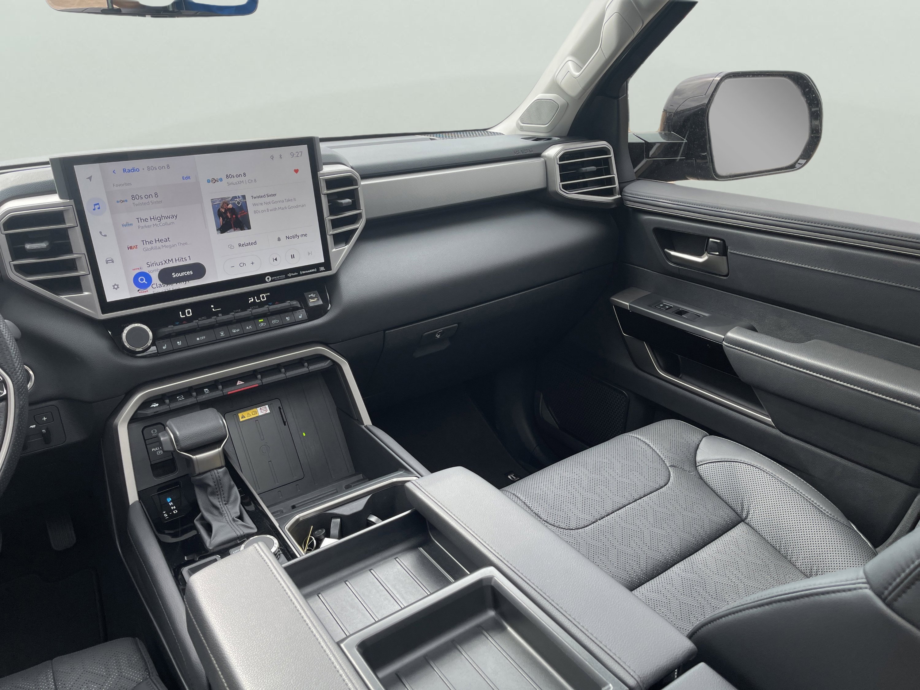 2024 Toyota Tundra Limited - Photo 23