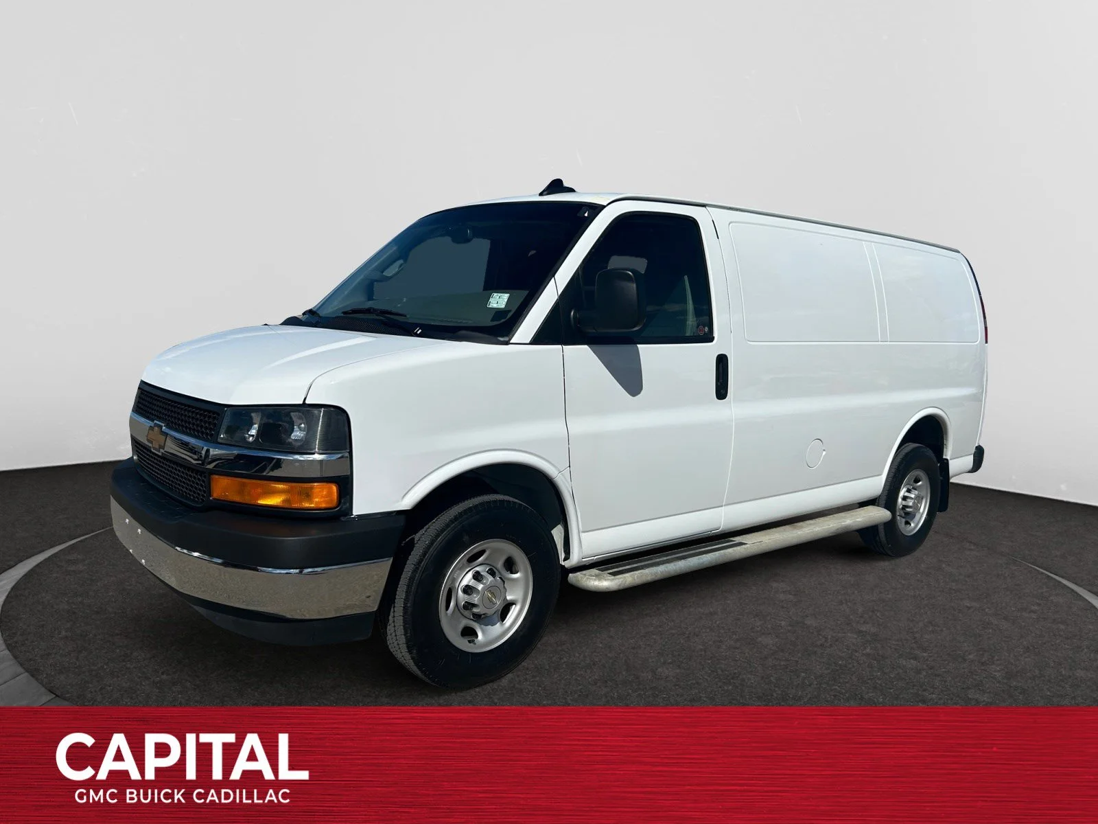 Used 2024 White Chevrolet  image 1