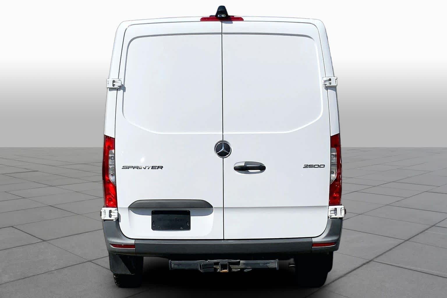 Used 2022 Arctic White Mercedes-Benz  image 5
