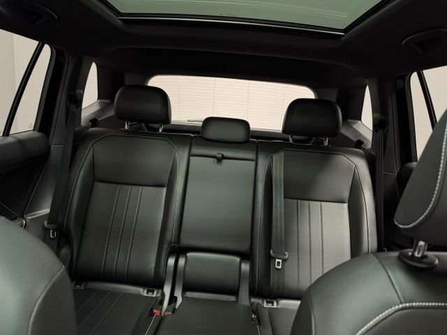 Certified Used 2022 Deep Black Pearl Effect Volkswagen 2.0T SE R-Line Black image 20