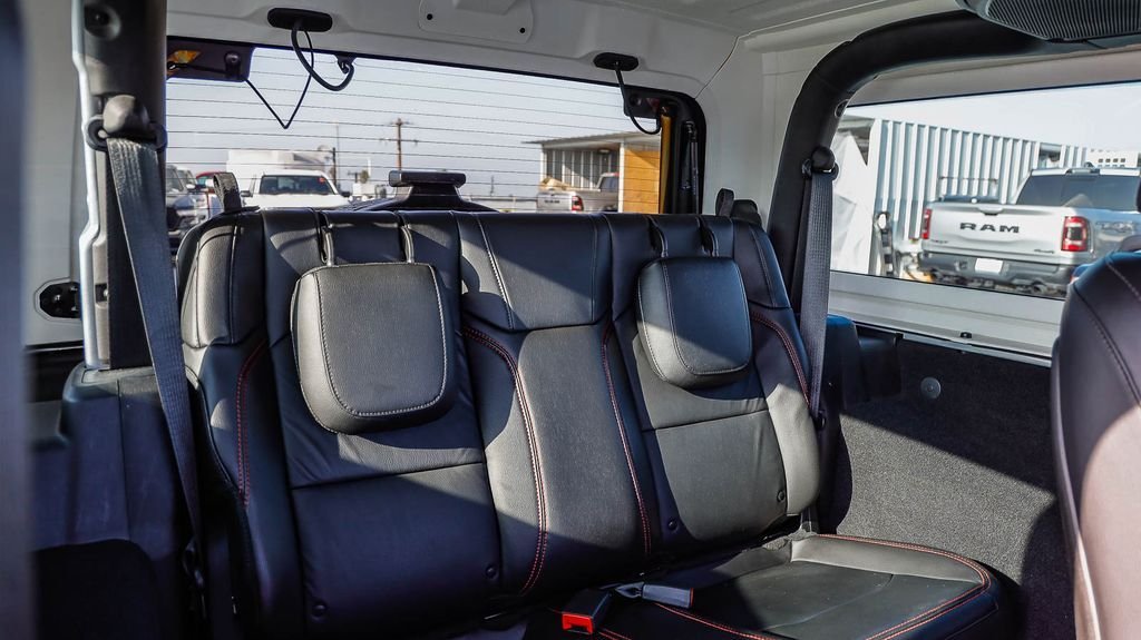 Used 2018 Billet Silver Metallic Jeep Rubicon image 20