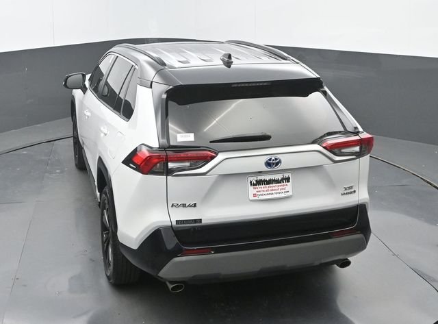 Used 2023 Wind Chill Pearl/Midnight Black Metallic Toyota XSE image 30