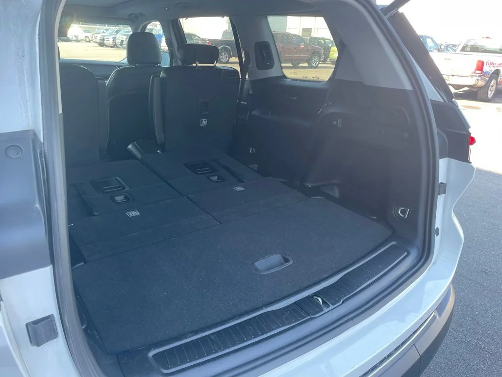 Used 2023 White Jeep Limited image 15